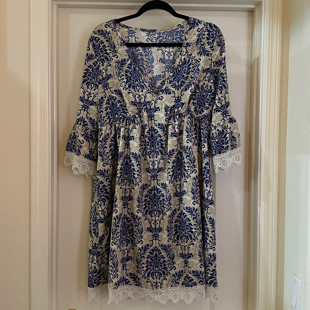 Chic Blue and Cream Patterned Midi Dress